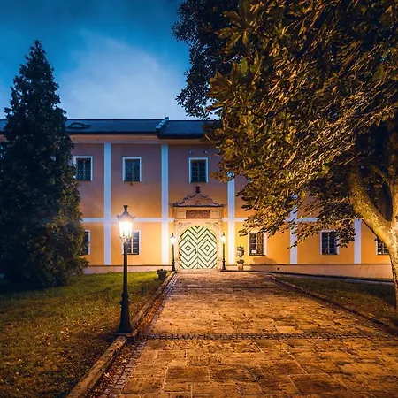 Chateau Otel 4*